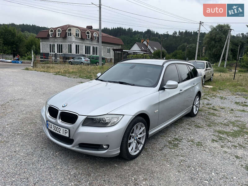 BMW 3 Series 2011