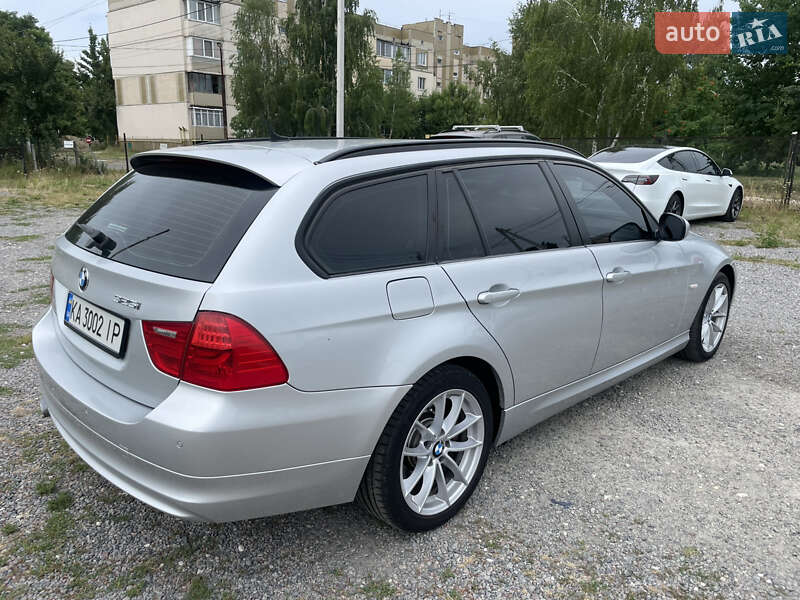 BMW 3 Series 2011