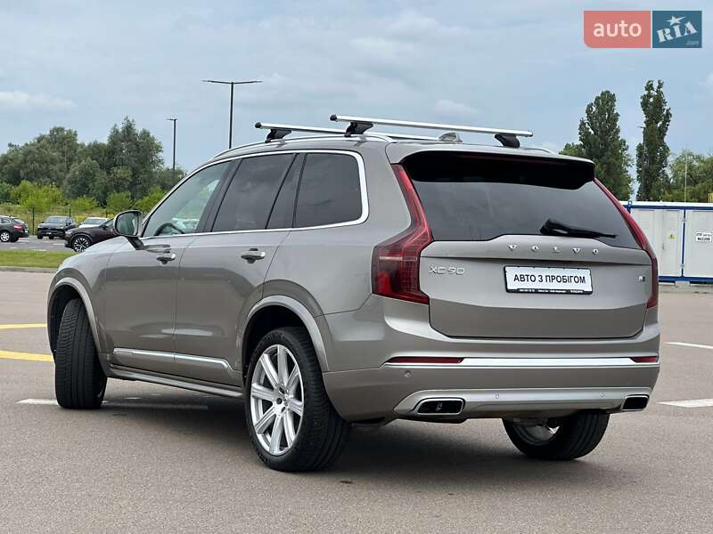 Volvo XC90 2019