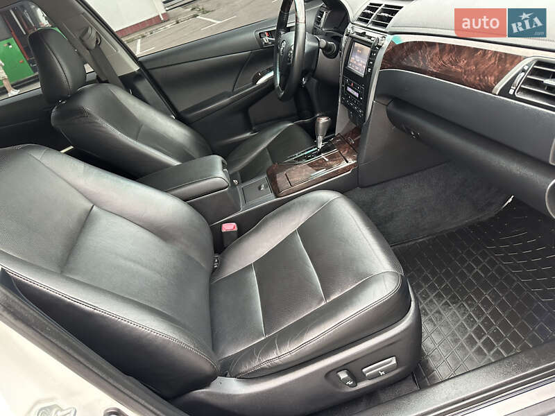 Toyota Camry 2015