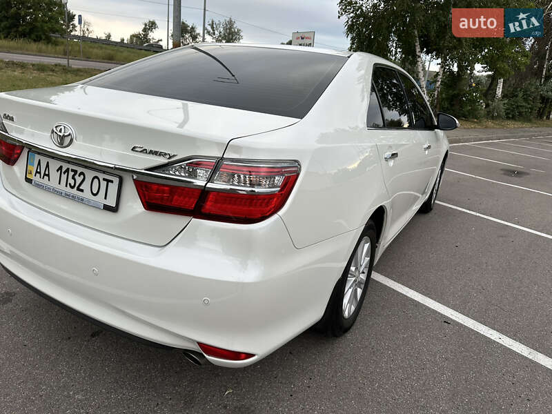 Toyota Camry 2015