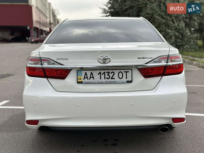 Toyota Camry 2015