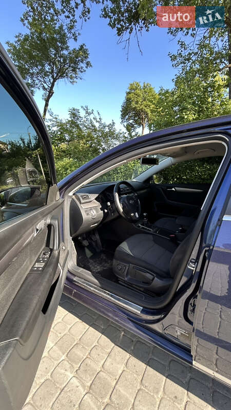 Volkswagen Passat 2011