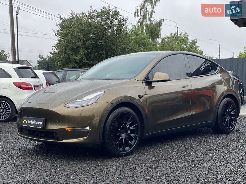 Tesla Model Y 2021