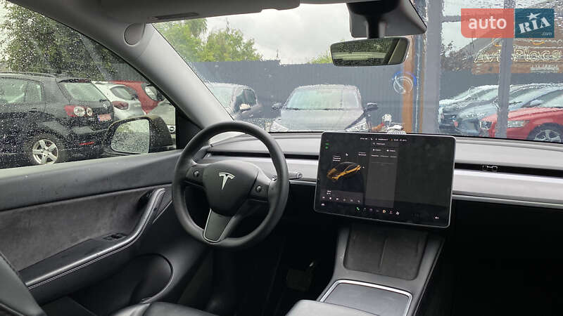 Tesla Model Y 2021