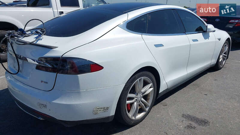 Tesla-0