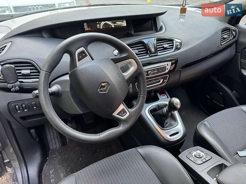 Renault Scenic 2012
