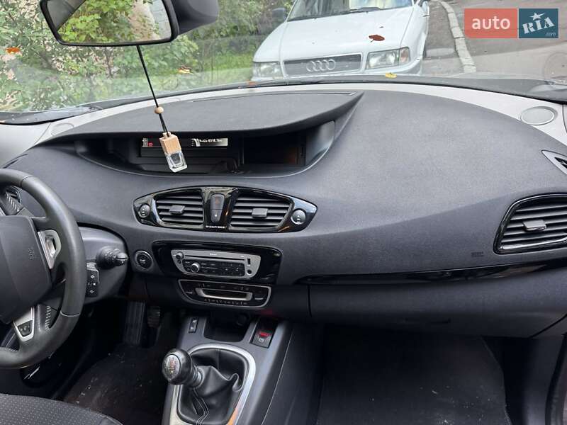 Renault Scenic 2012