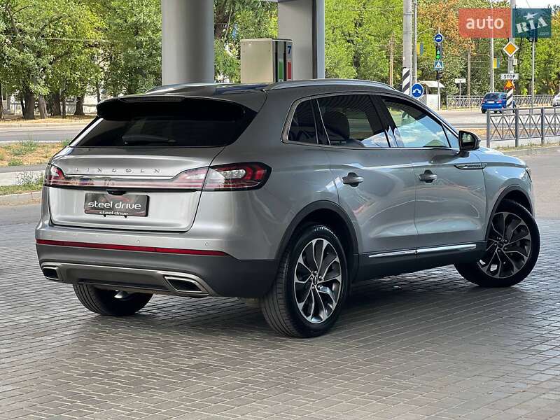 Lincoln Nautilus 2021