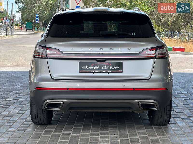 Lincoln Nautilus 2021