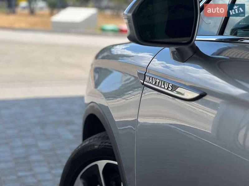 Lincoln Nautilus 2021