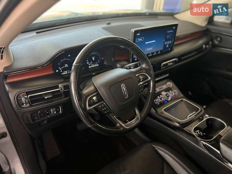 Lincoln Nautilus 2021