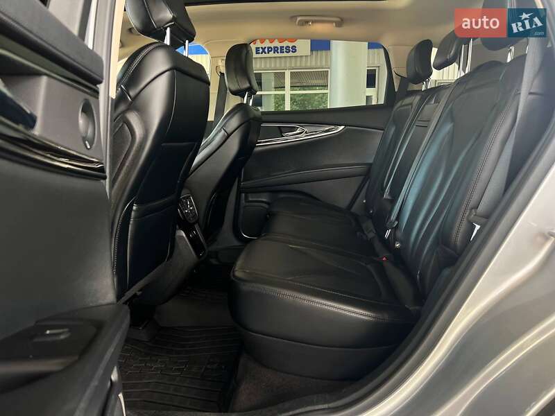 Lincoln Nautilus 2021