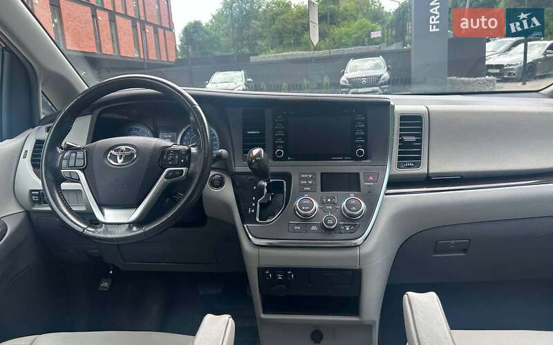 Toyota Sienna 2018