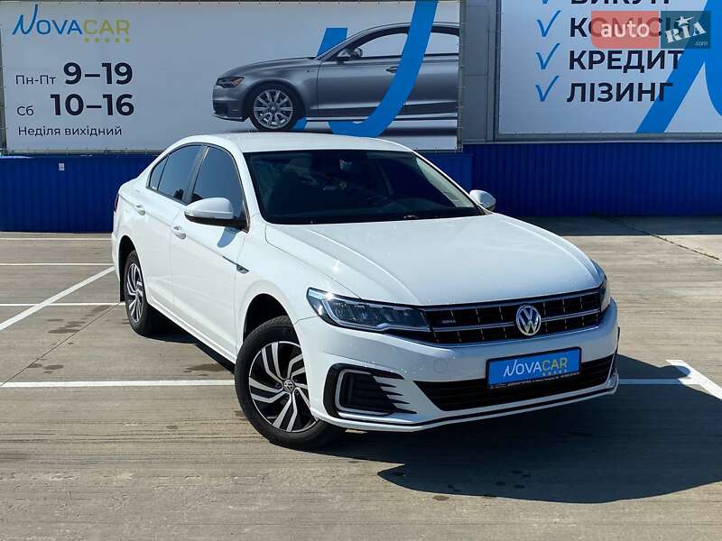 Volkswagen e-Bora 2019