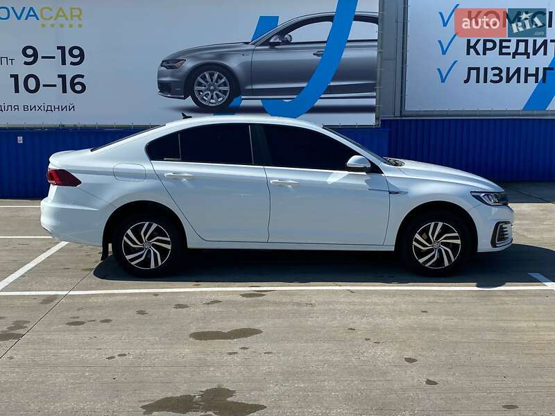 Volkswagen e-Bora 2019