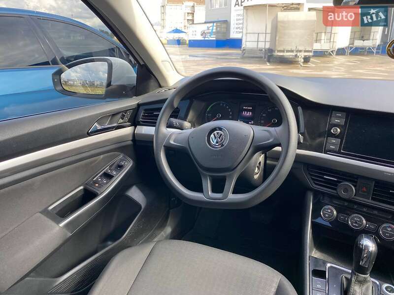 Volkswagen e-Bora 2019