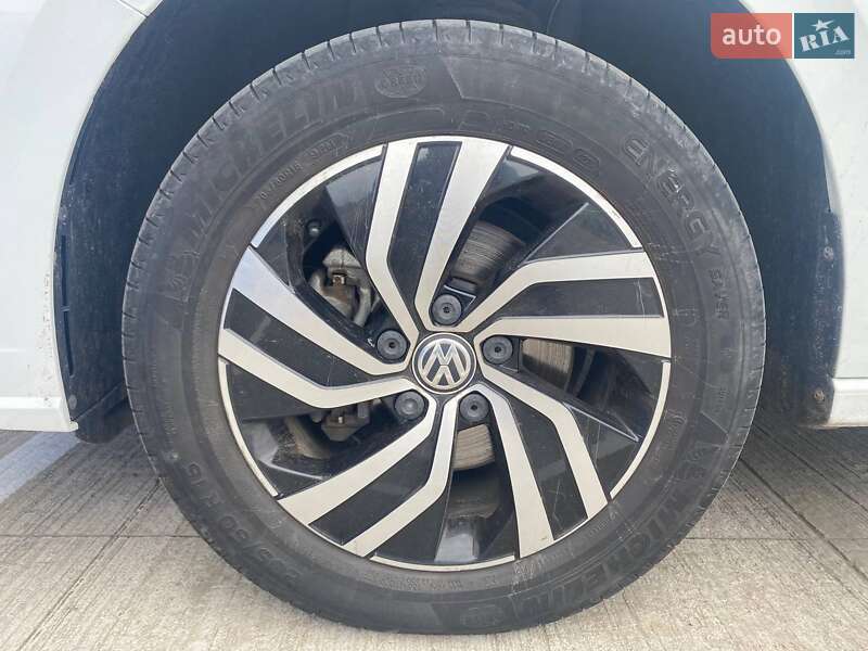 Volkswagen e-Bora 2019