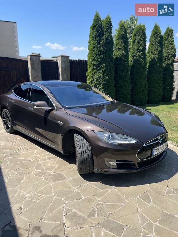 Tesla Model S 2013