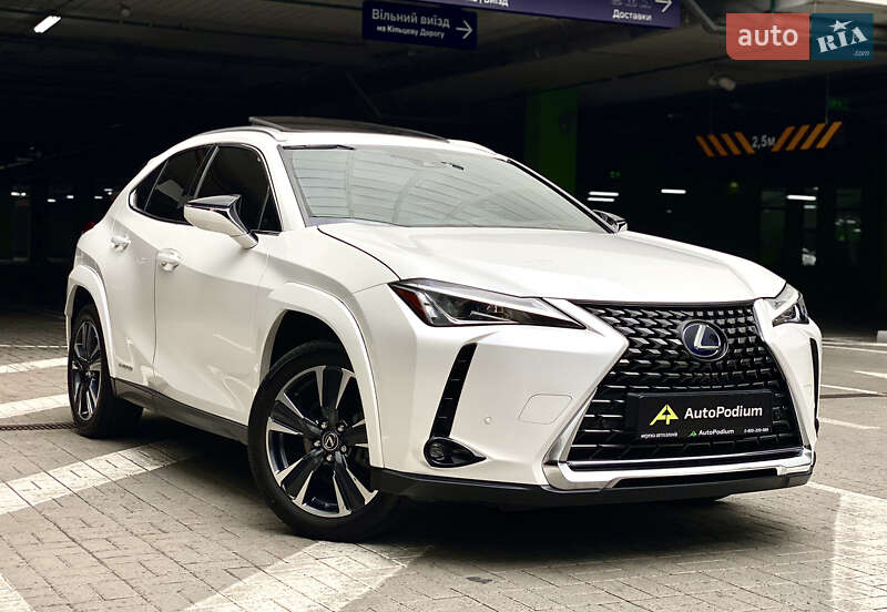 Lexus UX 2021