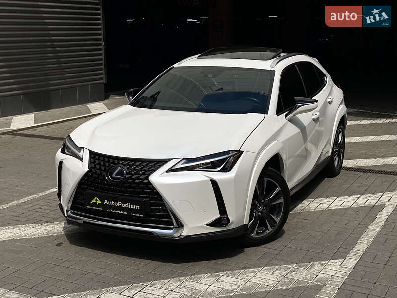 Lexus UX 2021