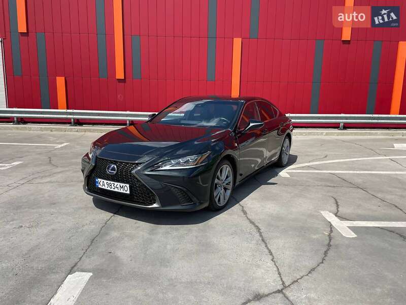 Lexus ES 2019