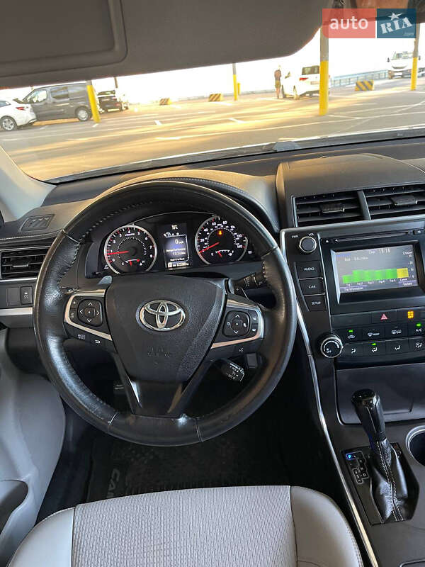 Toyota Camry 2017