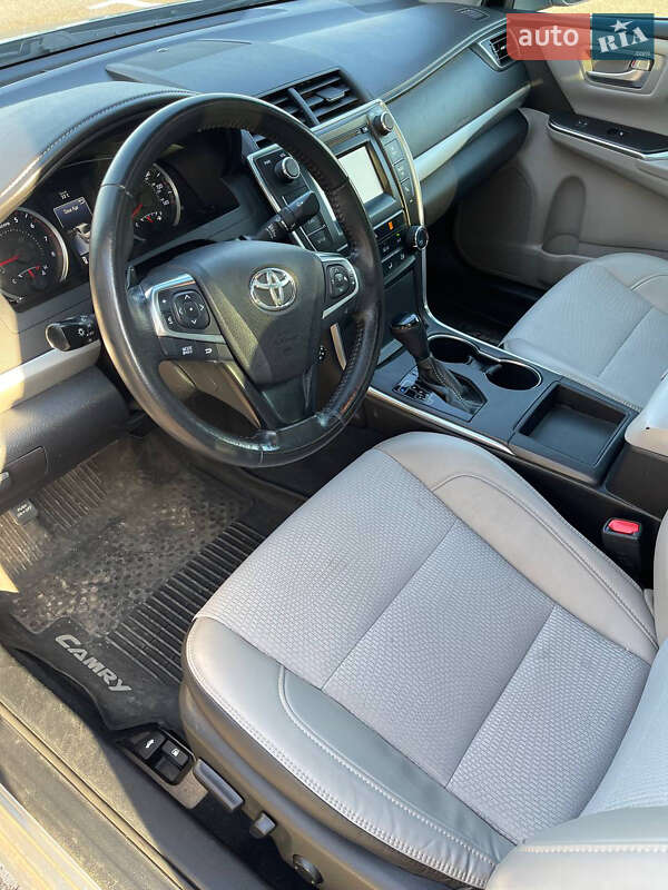 Toyota Camry 2017