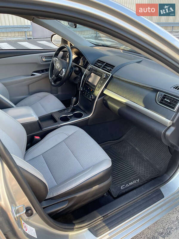 Toyota Camry 2017