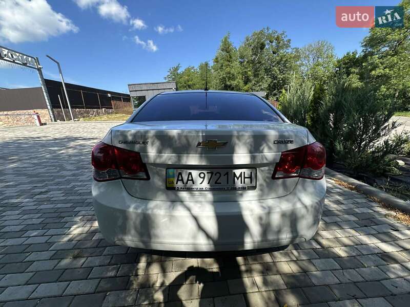 Chevrolet Cruze 2012