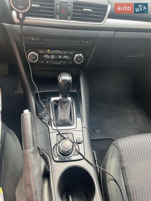 Mazda 3 2015