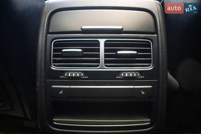 Volkswagen Touareg 2012