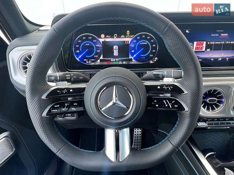 Mercedes-Benz-10