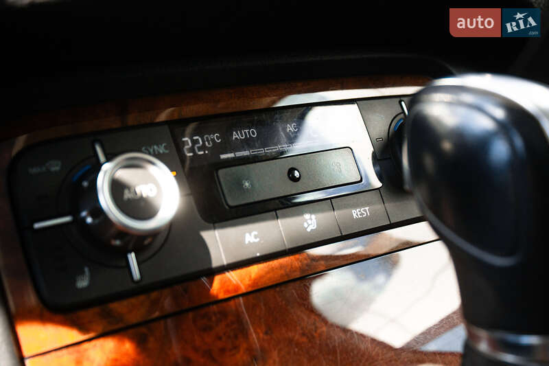 Volkswagen Touareg 2012