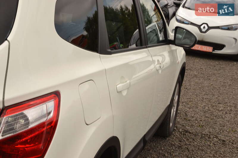 Nissan Qashqai+2 2012