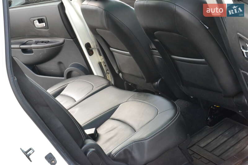 Nissan Qashqai+2 2012