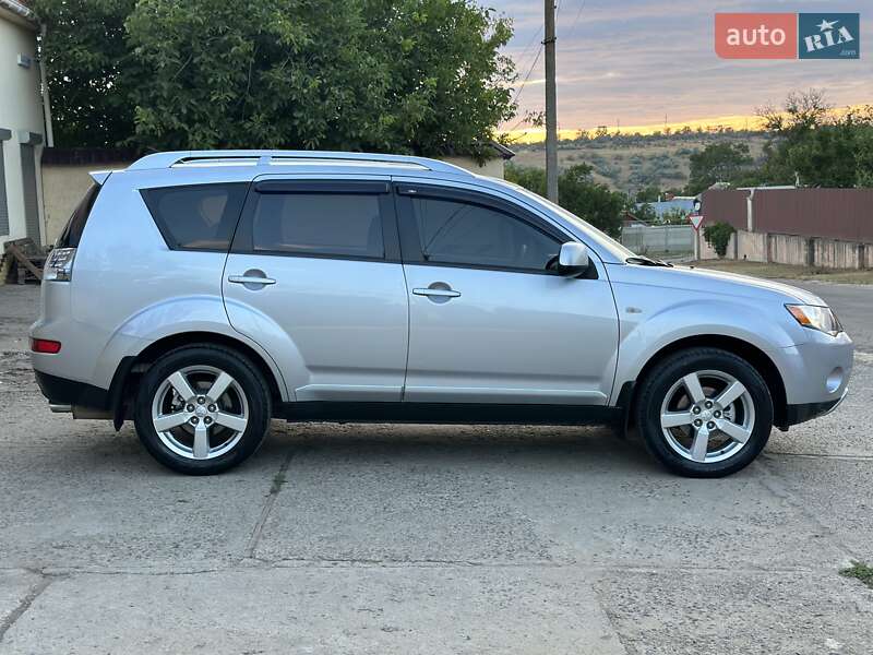 Mitsubishi Outlander 2008