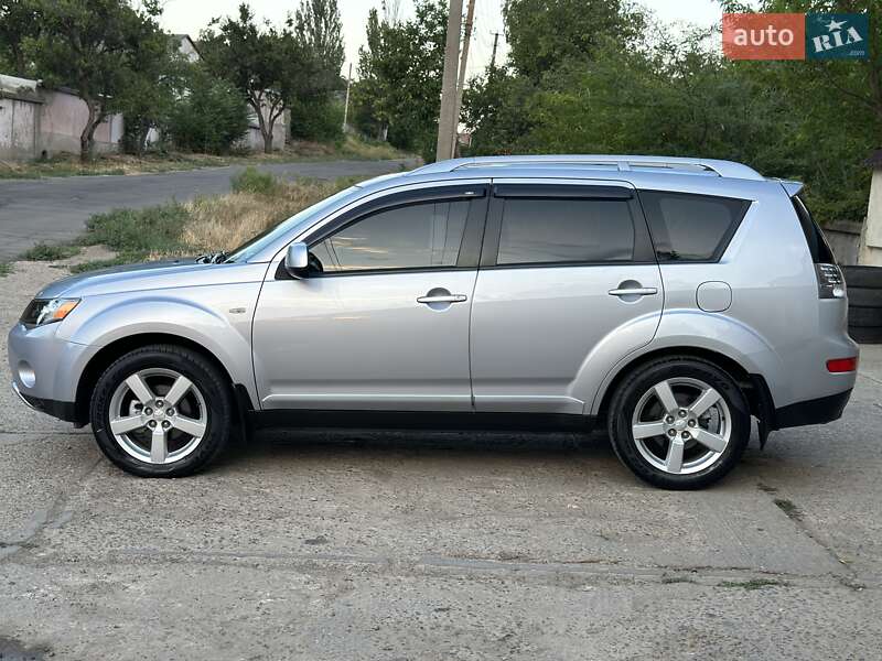 Mitsubishi Outlander 2008