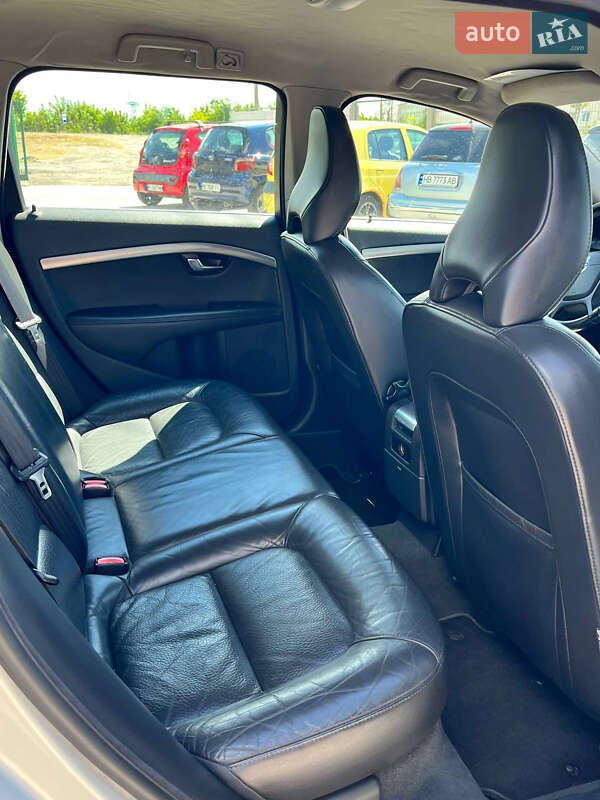 Volvo V70 2013