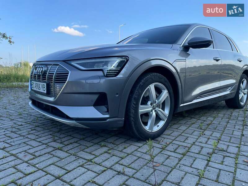 Audi e-tron 2019