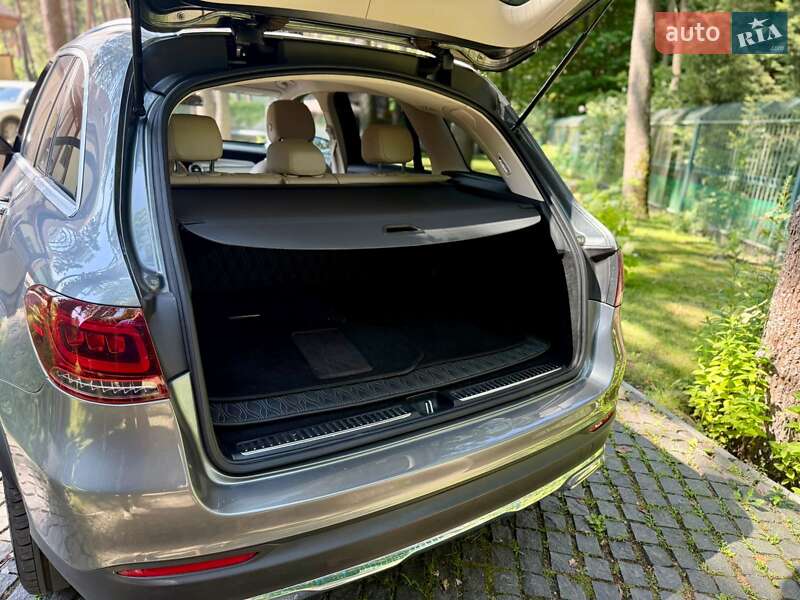 Mercedes-Benz GLC-Class 2016