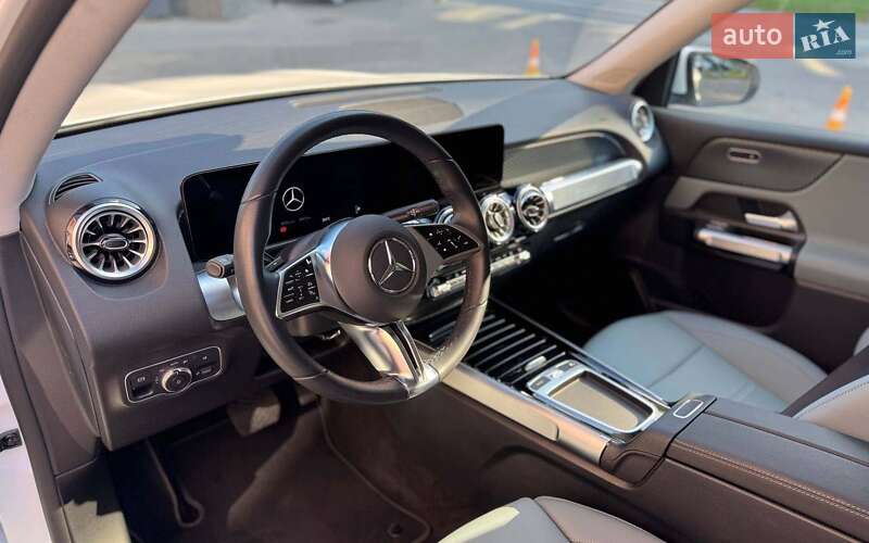 Mercedes-Benz EQB 2024