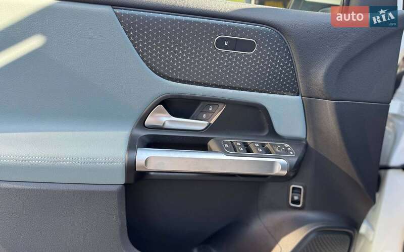 Mercedes-Benz EQB 2024