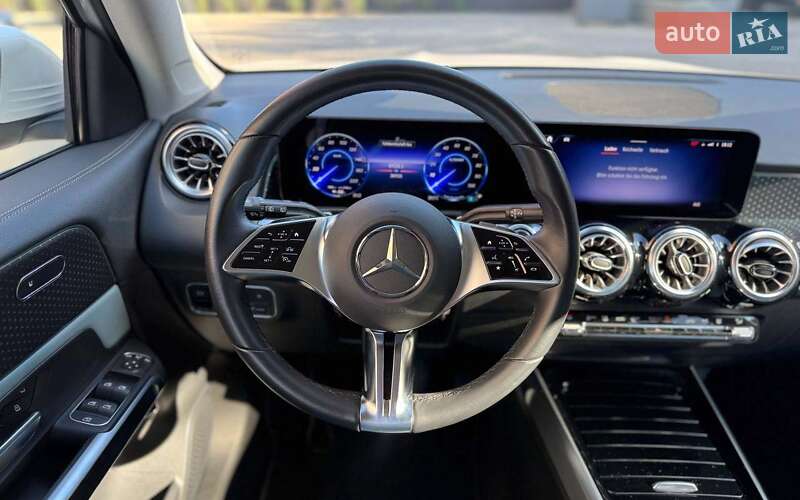 Mercedes-Benz EQB 2024