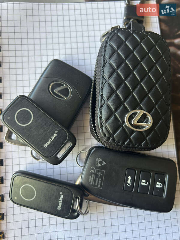 Lexus-9