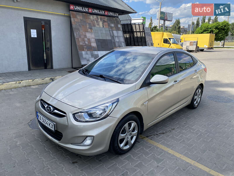 Hyundai Accent 2012