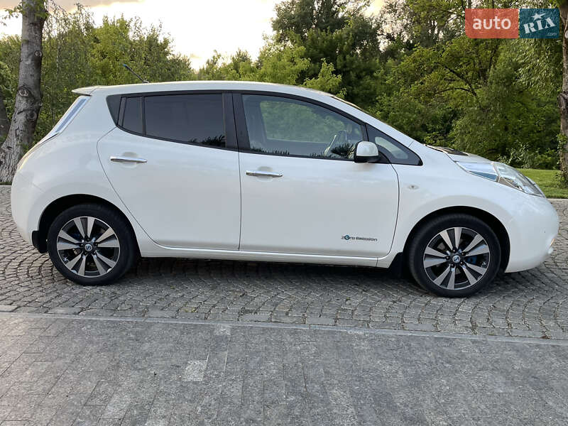 Nissan Leaf 2014