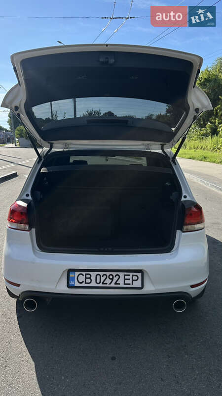 Volkswagen Golf GTI 2011