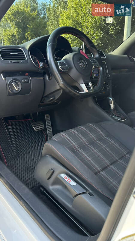 Volkswagen Golf GTI 2011
