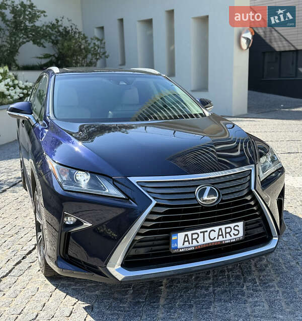 Lexus-10